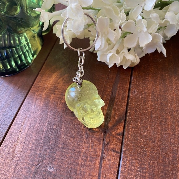 Handmade Resin Clear Yellow Skull 3” Keychain Gothic Backpack Bag Charm NEW - Picture 1 of 5